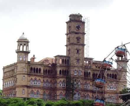 http://www.traveldealsfinder.com/wp-content/uploads/Ranjit-Vilas-Palace-Wankaner.jpg