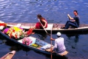 Kashmir Tour Package By Make My Trip
