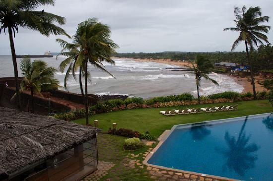 5 Star Luxury Vivanta by Taj – Fort Aguada Hotel Package in Goa - Travel  Package Deals & Offers