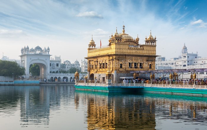 Sikh-gurdwara-Golden-Temple_113900173