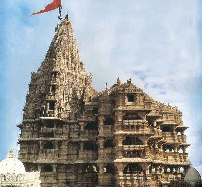 Gujarat--Dwarkadeesh-temple[flickr.com]