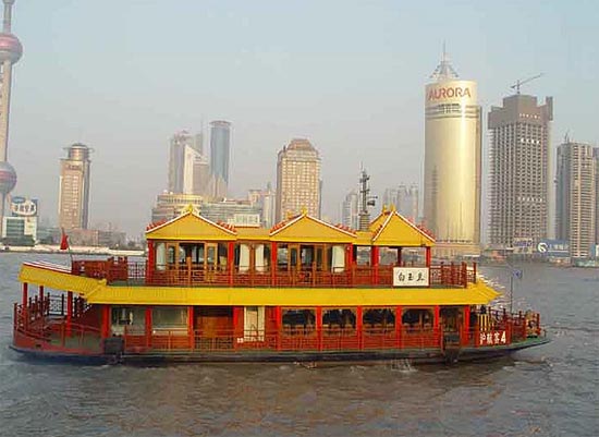 Huangpu River cruise