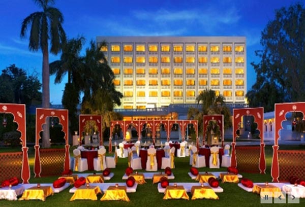 Agra-gateway-hotel