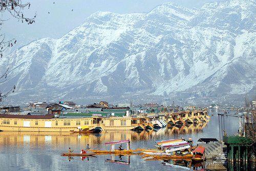 Shikara ride kashmir