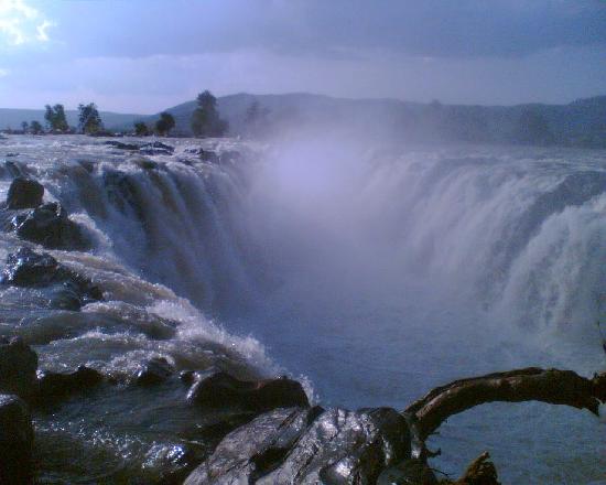 Hogenakkal Falls