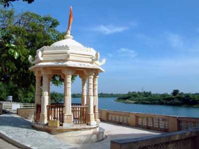 Lal Pari Lake and Randera Rajkot